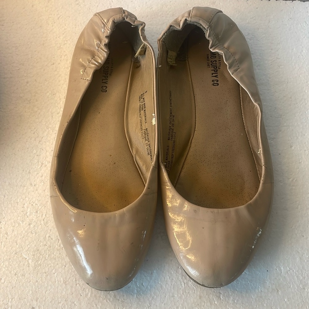 Mossimo nude round toe ballet flats back elastic nude cream rare women’s size 8